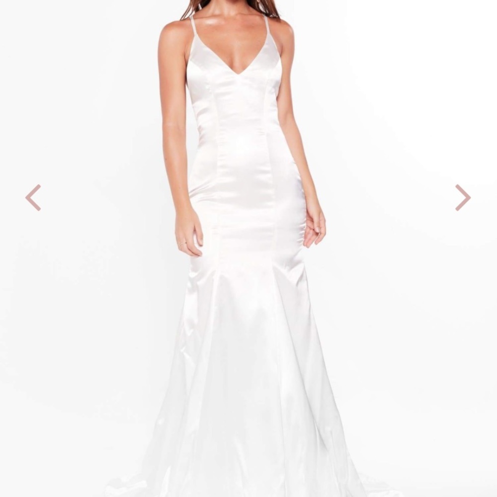 A&N LUXE CADENCE SATIN GOWN - PEACH